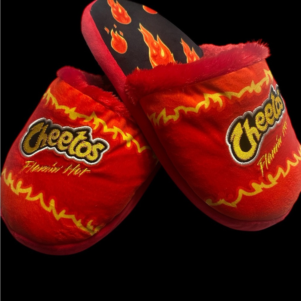 Cheetos Flamin' Hot Slippers Never worn Like new
B8